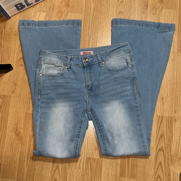 NWT SUPER FLARE BEAUTIFUL DETAILED POCKETS JEANS 9/10 TRUE LEECH FLATTERING FIT - Picture 5 of 5